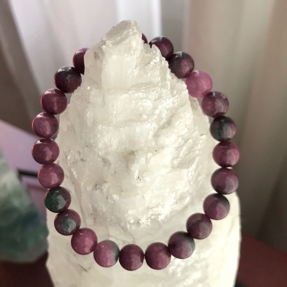 Natural Ruby and Zoisite 8mm bracelet - Picture 3 of 9